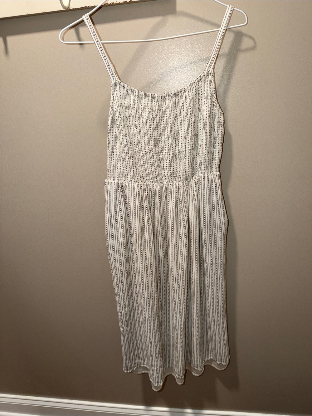 Old Navy Cami Midi Dress Women’s Small Striped Smocked Bodice Pockets